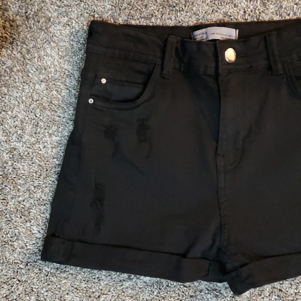 Bershka Short - Picture 2 of 6